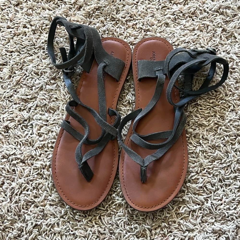 American Eagle Outfitters Gray Strappy Thong Sandals‎ Women's Size 8